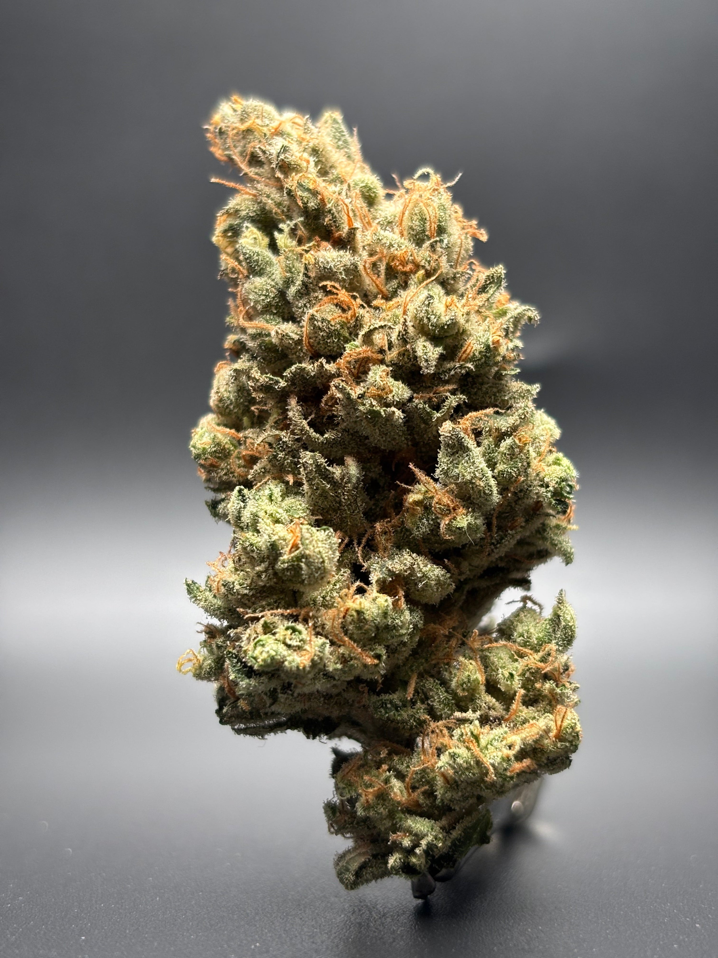 social cannabis strains, best weed for hanging out, uplifting weed strains, happy cannabis strains, cannabis for social settings